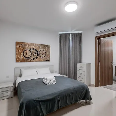 9ten11 Seafront By Homely * Mellieħa