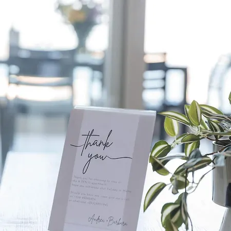 9ten11 Seafront By Homely Lejlighed