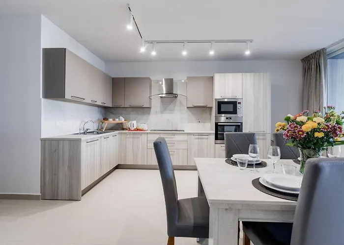 9ten11 Seafront By Homely Appartement Mellieħa