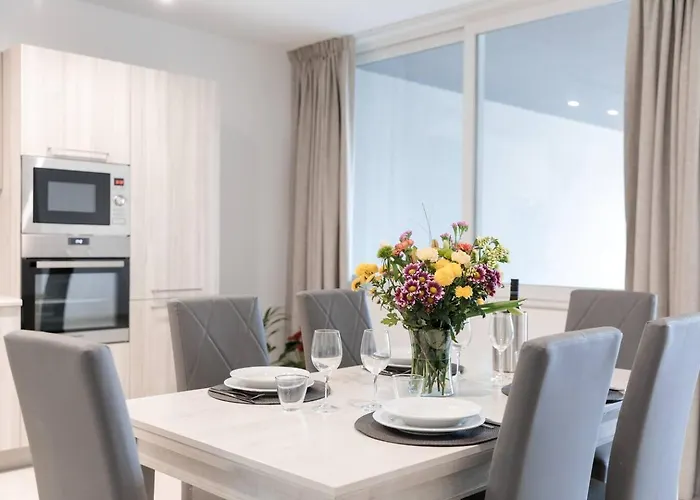 9ten11 Seafront By Homely * Mellieħa