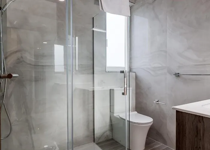 9ten11 Seafront By Homely Appartement