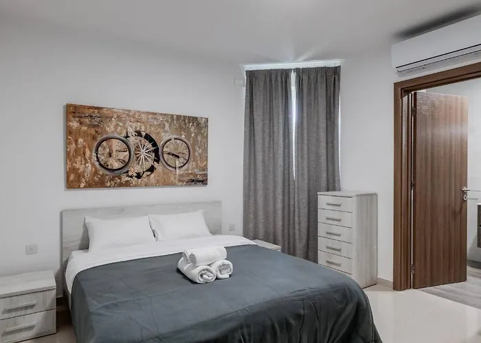 9ten11 Seafront By Homely * Mellieħa