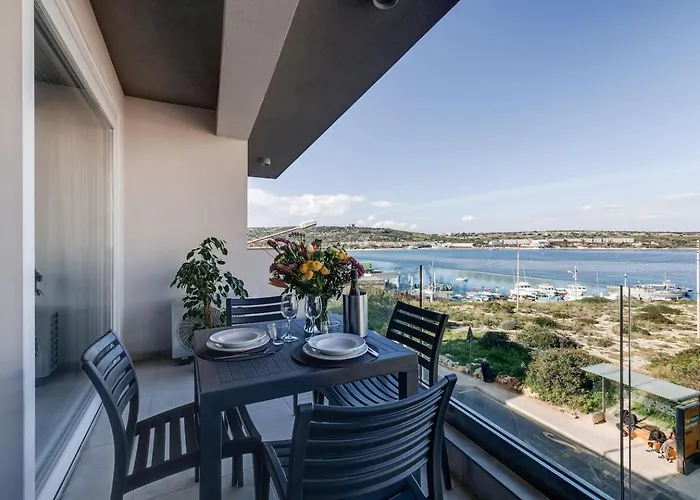 9ten11 Seafront By Homely Appartement