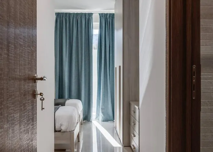 9ten11 Seafront By Homely * Mellieħa