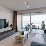 アパート 9ten11 Seafront By Homely