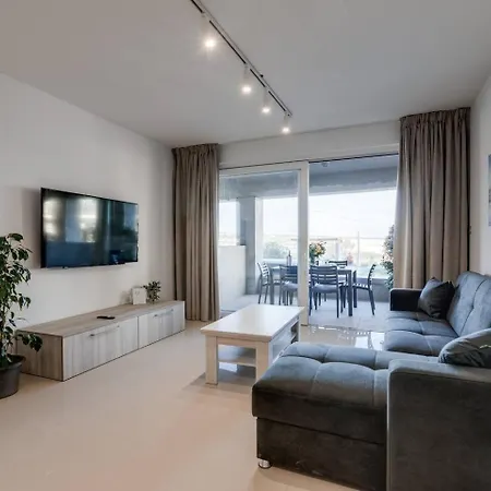 9ten11 Seafront By Homely *