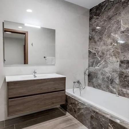 Apartment 9ten11 Seafront By Homely Mellieha