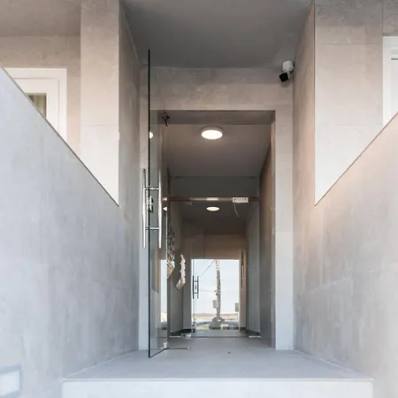 Apartment 9ten11 Seafront By Homely Mellieha